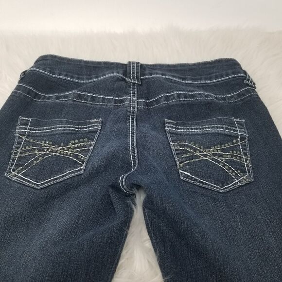 Maurices Blingy Pocket Cropped Jeans. Size Small. - Picture 5 of 15